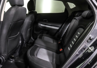 Подержанный автомобиль Kia Ceed Hatchback 2014 года (16 фото)