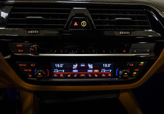 Подержанный автомобиль BMW M5 Sedan 2020 года (28 фото)