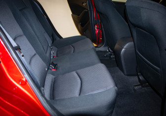 Подержанный автомобиль Mazda 3 Sedan 2014 года (22 фото)