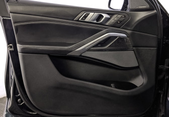 Подержанный автомобиль BMW X6 2019 года (19 фото)