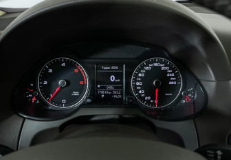 Подержанный автомобиль Audi Q5 2014 года (11 фото)