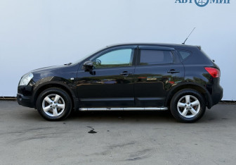 Подержанный автомобиль Nissan Qashqai 2008 года (8 фото)