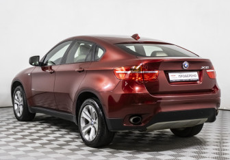 Подержанный автомобиль BMW X6 2011 года (7 фото)
