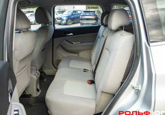 Подержанный автомобиль Chevrolet Orlando 2012 года (8 фото)