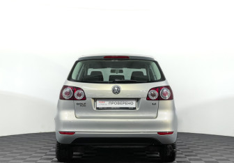 Подержанный автомобиль Volkswagen Golf Plus 2010 года (6 фото)