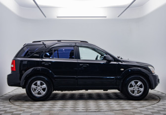 Подержанный автомобиль Kia Sorento 2007 года (4 фото)