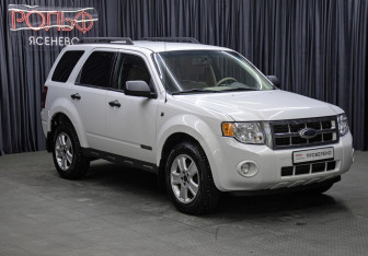 Подержанный автомобиль Ford Escape 2007 года (3 фото)