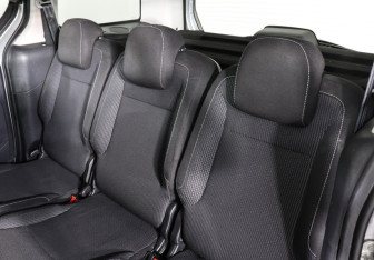 Подержанный автомобиль Peugeot Partner 2022 года (8 фото)