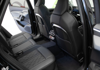 Подержанный автомобиль Audi Q5 2025 года (30 фото)