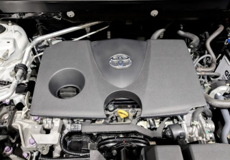 Подержанный автомобиль Toyota RAV4 2024 года (9 фото)