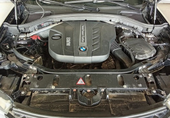 Подержанный автомобиль BMW X3 2013 года (15 фото)