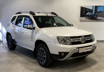 Подержанный автомобиль Renault Duster 2016 года (3 фото)
