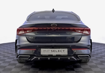 Подержанный автомобиль Kia K5 2021 года (6 фото)