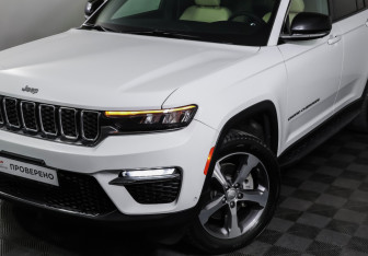 Подержанный автомобиль Jeep Grand Cherokee 2023 года (28 фото)