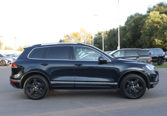 Подержанный автомобиль Volkswagen Touareg 2016 года (4 фото)
