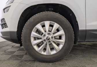 Подержанный автомобиль Skoda Karoq 2021 года (12 фото)