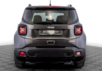 Подержанный автомобиль Jeep Renegade 2018 года (6 фото)
