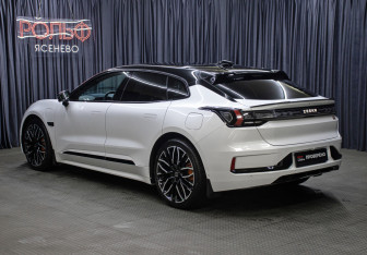 Подержанный автомобиль Zeekr 001 2023 года (7 фото)