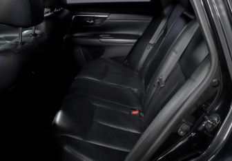 Подержанный автомобиль Nissan Teana 2015 года (10 фото)