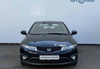Подержанный автомобиль Honda Civic Hatchback 2011 года (2 фото)