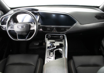 Подержанный автомобиль Geely Tugella 2022 года (12 фото)