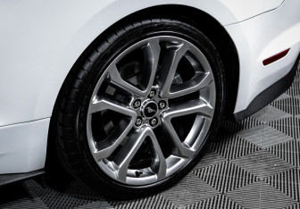 Подержанный автомобиль Ford Mustang Convertible 2021 года (15 фото)