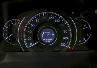 Подержанный автомобиль Honda CR-V 2013 года (25 фото)
