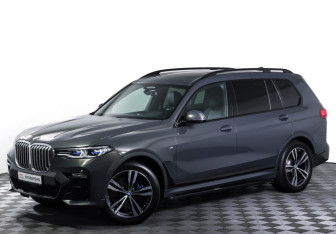 Подержанный автомобиль BMW X7 2021 года (28 фото)