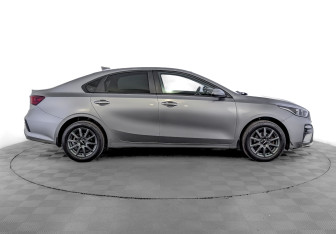 Подержанный автомобиль Kia Cerato Sedan 2018 года (4 фото)