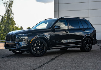 Подержанный автомобиль BMW X7 2022 года (31 фото)