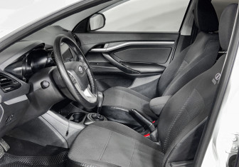 Подержанный автомобиль LADA (ВАЗ) Vesta Wagon 2019 года (12 фото)