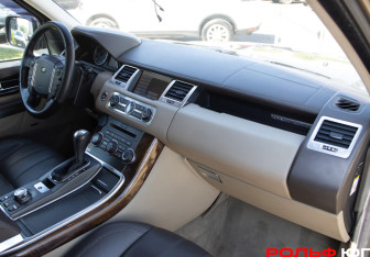 Подержанный автомобиль Land Rover Range Rover Sport 2010 года (18 фото)
