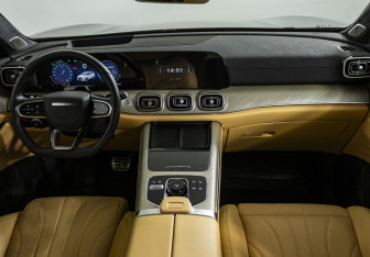 Подержанный автомобиль Jaecoo J8 2024 года (13 фото)