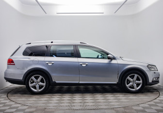 Подержанный автомобиль Volkswagen Passat Wagon 2013 года (6 фото)