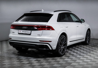 Подержанный автомобиль Audi Q8 2019 года (5 фото)