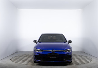 Подержанный автомобиль Volkswagen Golf Hatchback 2020 года (2 фото)