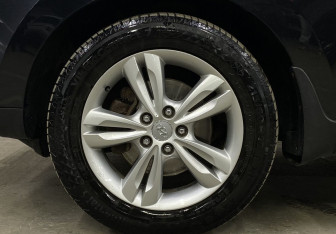 Подержанный автомобиль Hyundai ix35 2011 года (9 фото)