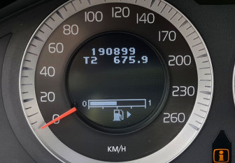 Подержанный автомобиль Volvo XC60 2010 года (17 фото)