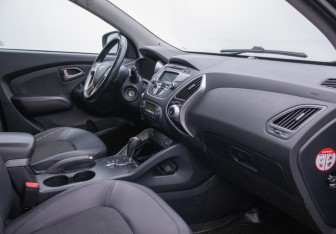 Подержанный автомобиль Hyundai ix35 2011 года (9 фото)