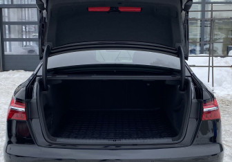 Подержанный автомобиль Audi A6 Sedan 2019 года (10 фото)