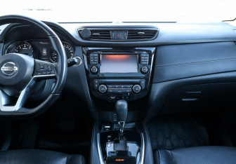 Подержанный автомобиль Nissan Qashqai 2020 года (14 фото)