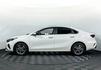 Подержанный автомобиль Kia K3 Sedan 2024 года (8 фото)