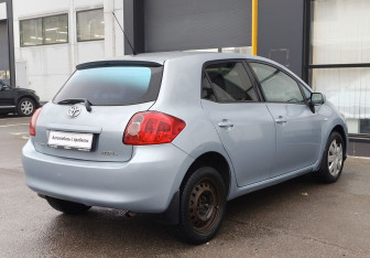 Подержанный автомобиль Toyota Auris Hatchback 2008 года (5 фото)