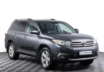 Подержанный автомобиль Toyota Highlander 2011 года (3 фото)