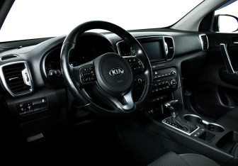 Подержанный автомобиль Kia Sportage 2016 года (9 фото)