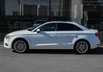 Подержанный автомобиль Audi A3 Sedan 2018 года (8 фото)