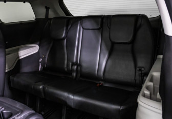 Подержанный автомобиль Kia Carnival 2021 года (14 фото)