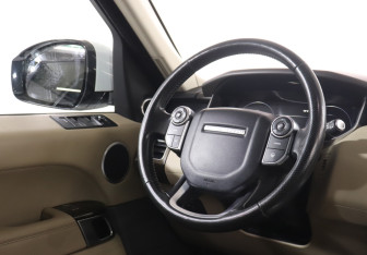 Подержанный автомобиль Land Rover Range Rover Sport 2016 года (15 фото)