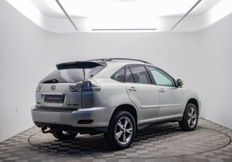 Подержанный автомобиль Lexus RX 2004 года (5 фото)