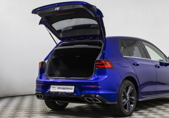Подержанный автомобиль Volkswagen Golf Hatchback 2021 года (20 фото)